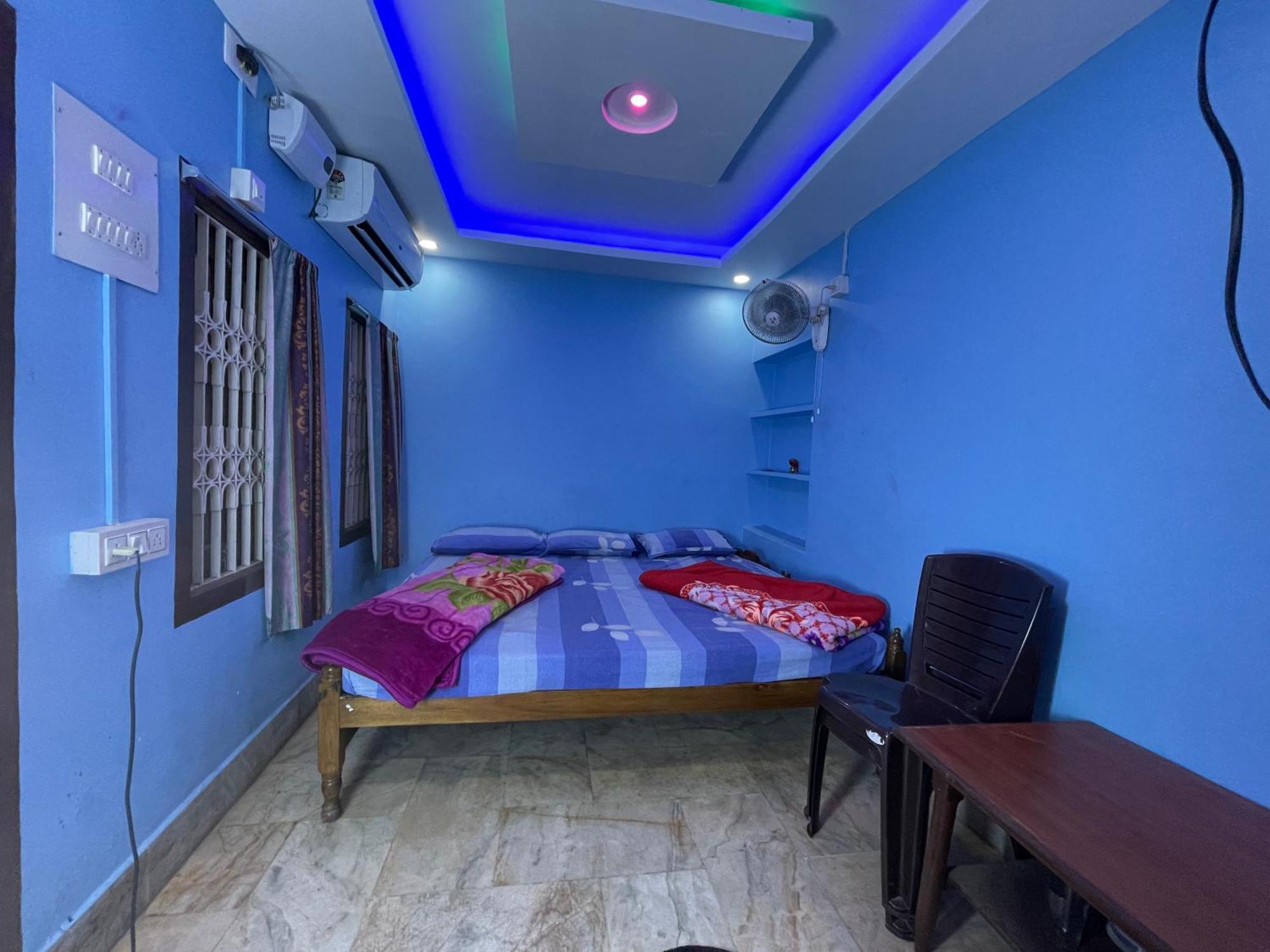 Hotel Radha Krishna Puri Exterior photo